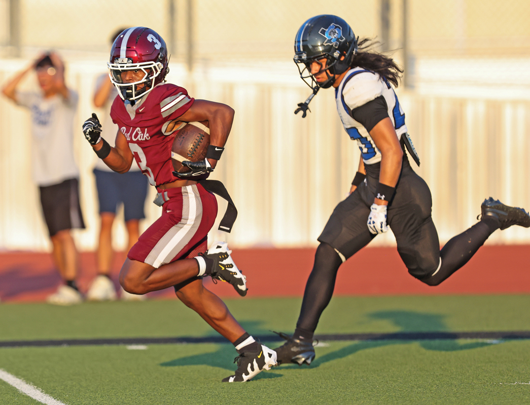 Wide receiver Brandon Bagley (3) was off to the races after a pass from QB Tuhran Square II scoring the Hawks’ first touchdown of the game and 2026 season. Photo by Steve Patterson / Moving Pictures