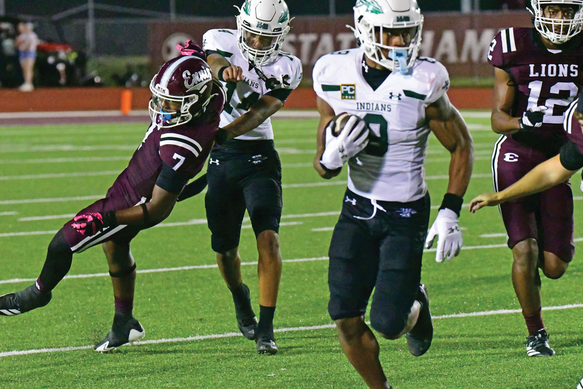Waxahachie quarterback Jerry Meyer connected with receiver Kohen Brown (8) on a 17-yard pass for a 7-0 lead in the 2nd quarter. Photo by Fred Phipps.