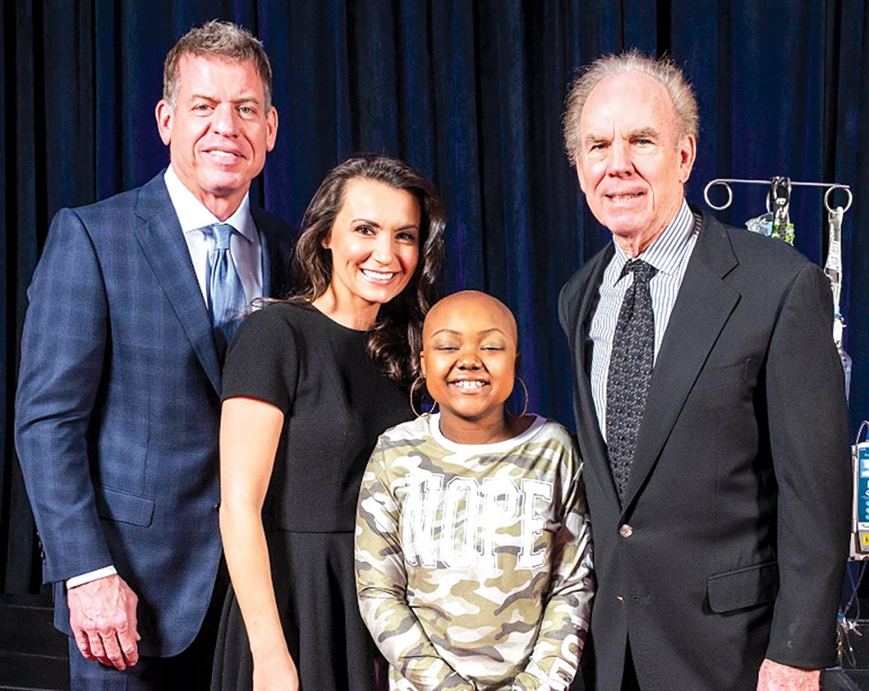 Toni Darrough with Children’s Cancer Fund Gala Chair Kimberly Schlegel Whitman and longtime Gala Honorary Co-Chairs Troy Aikman and Roger Staubach.