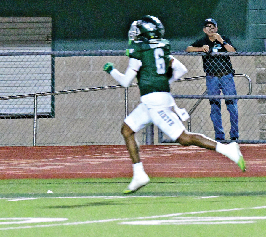 Braylon Davis (6) picked up a blocked field goal and took it back 75 yards to give Waxahachie a 15-0 lead in the first quarter. Photo by Fred Phipps.