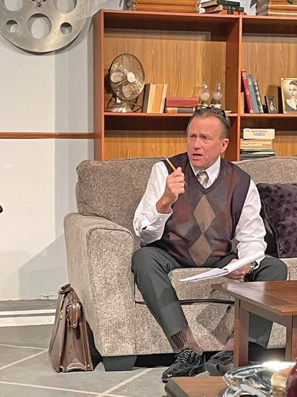 Ben Hecht on couch: The great writer Ben Hecht (Edd Spradling) hasn’t read “Gone with the Wind,” which makes his sudden screen writing job in Theatre Rocks production of “Moonlight and Magnolias” a real challenge.