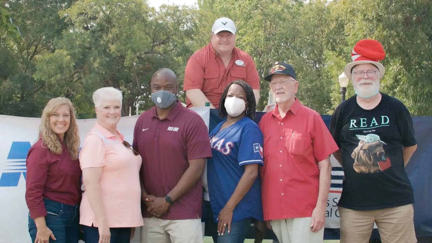 ROISD honors staff, alumni and family.  Pictured: Sanford, Knight, Shaw, Moore, Robnett, and Ragsdale with Red Oak Chamber President Clint Woodward.