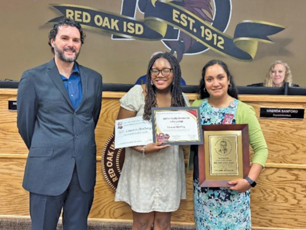 Red Oak High School senior Lauren Starling received a $500 scholarship and Maricela Torres, ROISD Benefits & Leave Coordinator, accepted the Billy Hibbs Safety Award on behalf of the District from Claims Administrative Services, Inc.