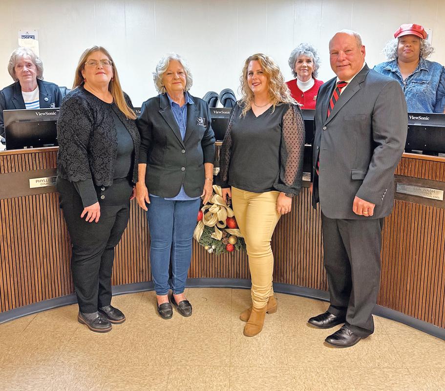 Wilmer employee Angie Pon was recognized by the Wilmer City Council this month in honor of her receiving her Level II certification through the Municipal Court Clerk Certification Program. Pictured front row, Mayor Pro-Tem Laura Jacobs , Mayor Sheila Petta, Angie Pon, Councilmember Jeff Steele.