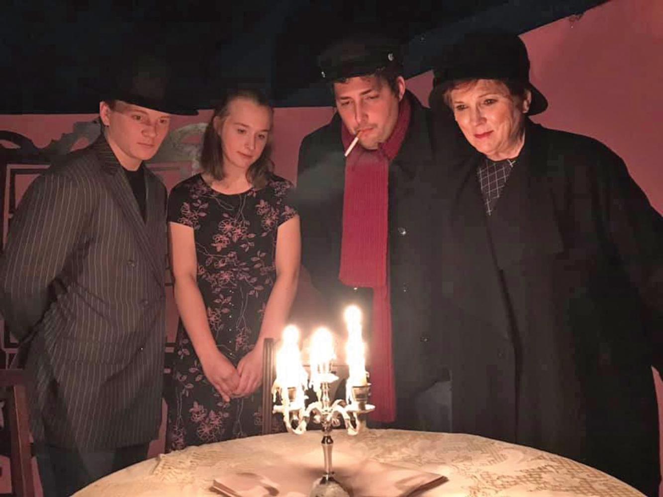 Andrew Williams, Madeleine Makay, Ben Rosewell and Sheryl Sullivan dreamily capture the four dysfunctional characters in Tennessee Williams’ “Glass Menagerie” at Theatre Rocks!