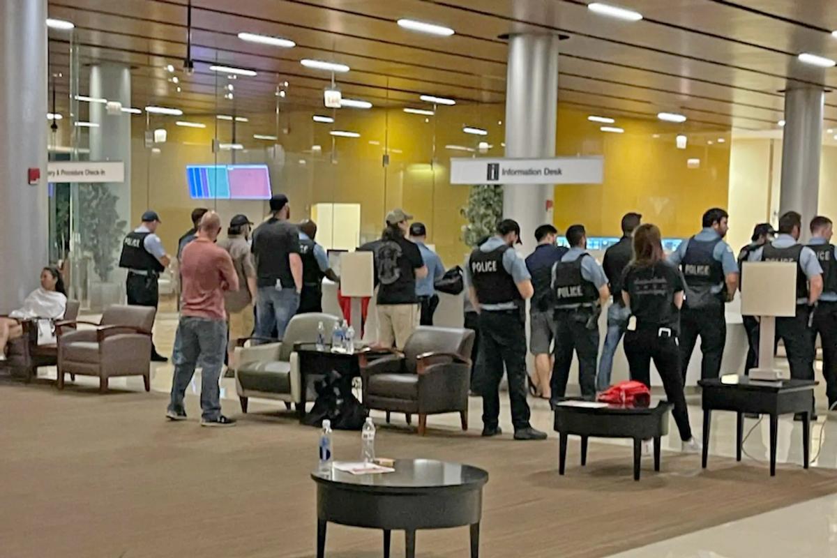 Chicago Democratic Mayor Lori Lightfoot was given the cold shoulder by Chicago PD rank and file about midnight Saturday at the University of Chicago Medical Center when she approached them on the 7th floor as they grappled with the shootings of two fellow officers.