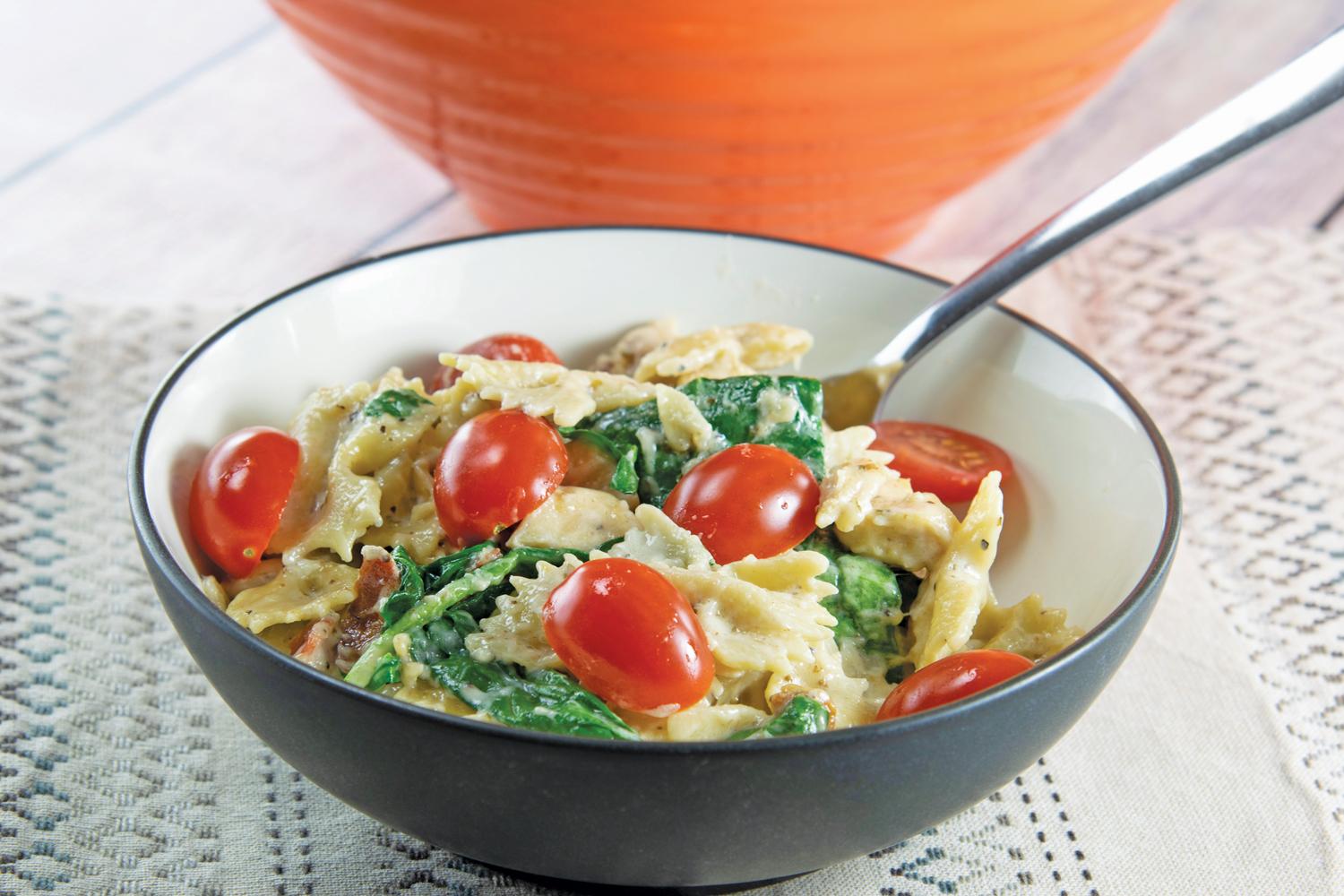 Pasta and Chicken in Garlic Cream Sauce