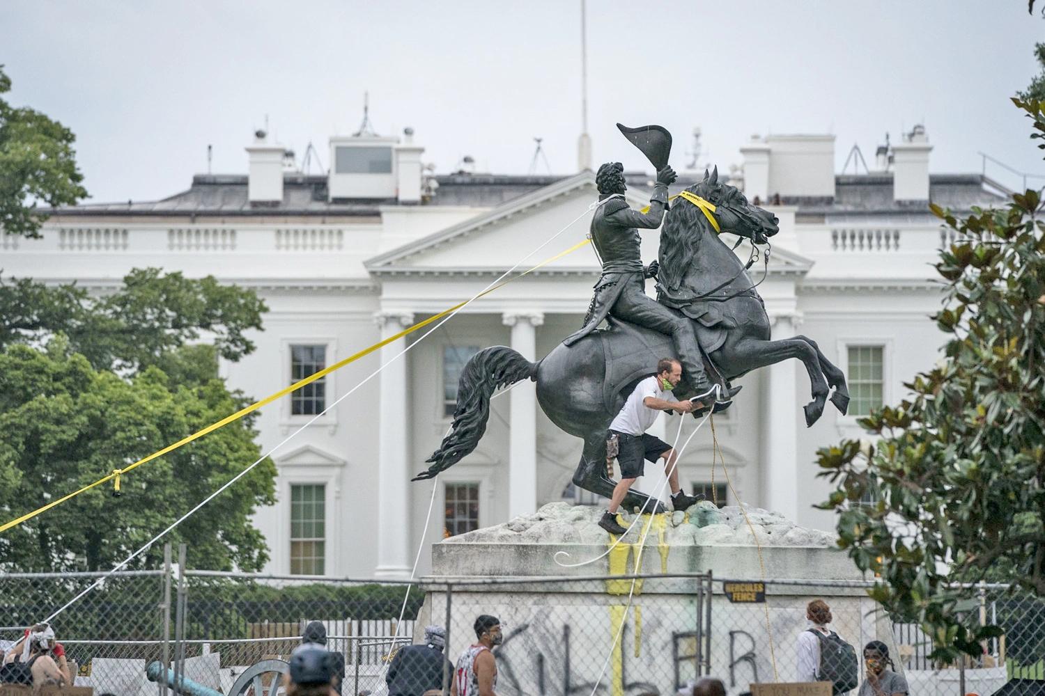Drew Angerer / Getty