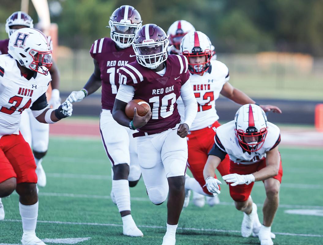 Jaylon Robinson (10) finds some running room during the 1st quarter. 